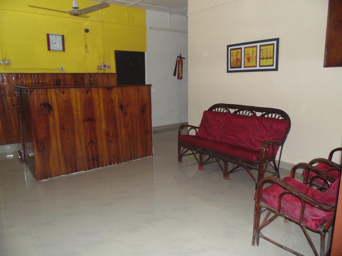 Chandrupal Lodging Guwahati Eksteriør billede