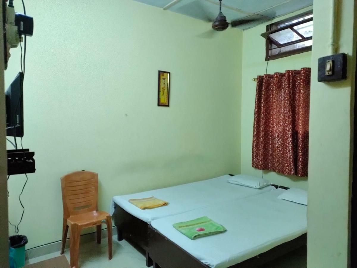 Chandrupal Lodging Guwahati Eksteriør billede