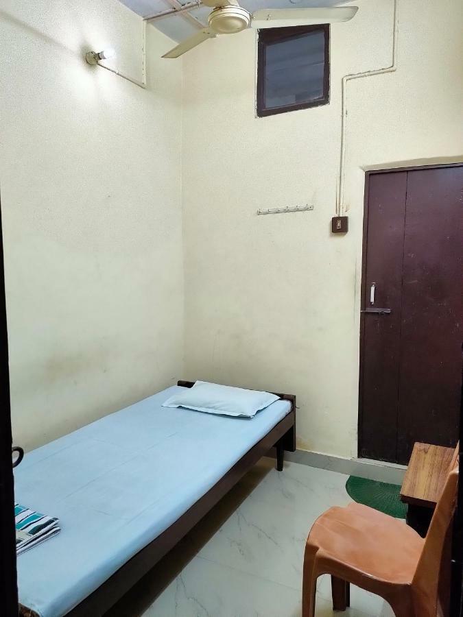 Chandrupal Lodging Guwahati Eksteriør billede