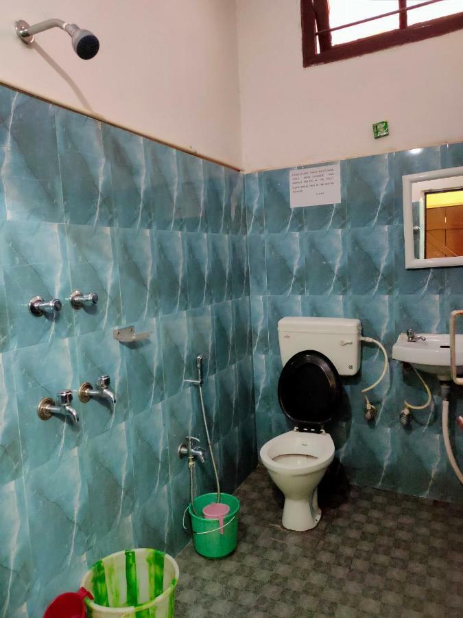Chandrupal Lodging Guwahati Eksteriør billede