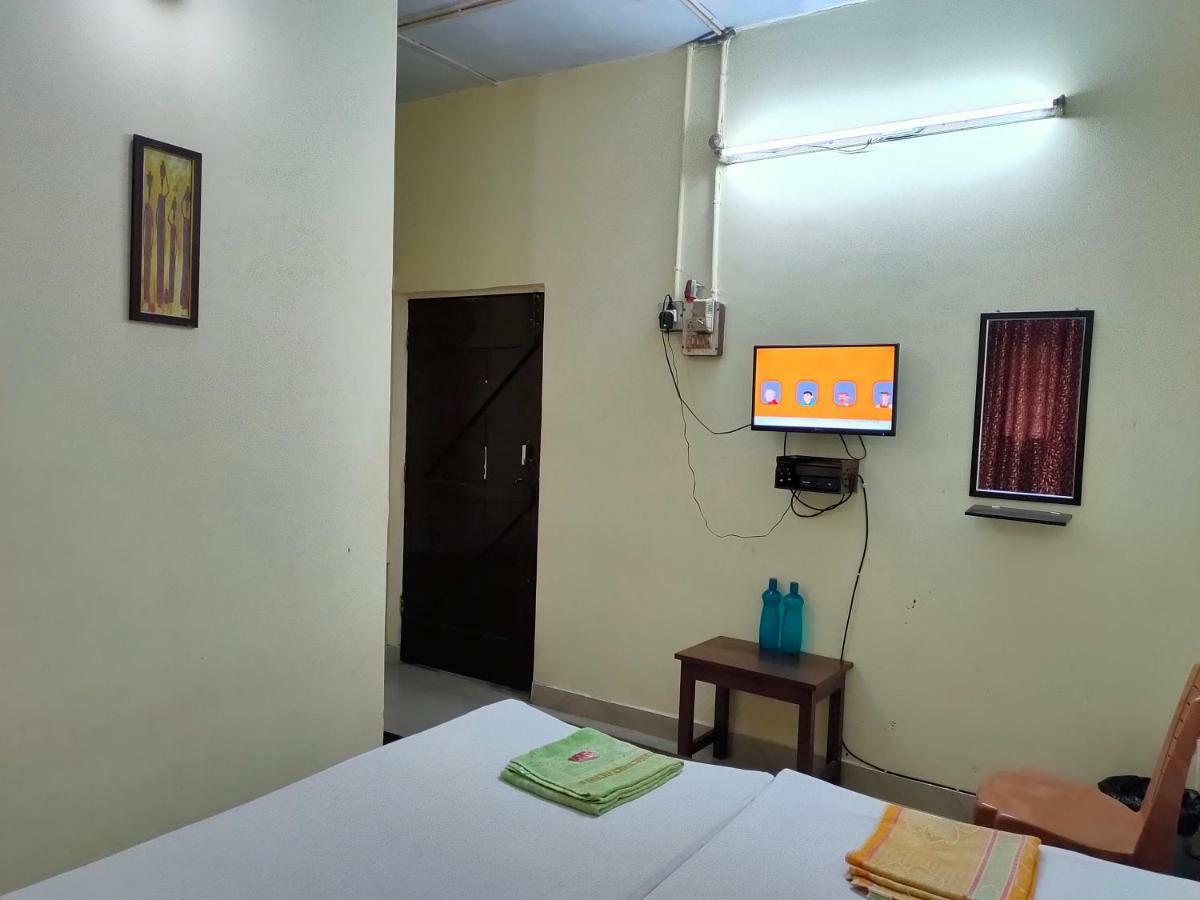 Chandrupal Lodging Guwahati Eksteriør billede