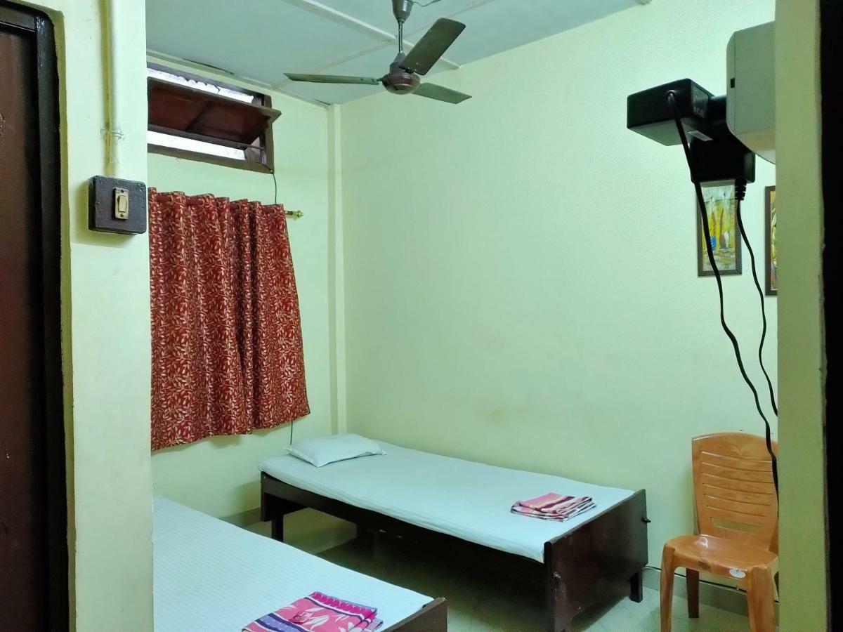 Chandrupal Lodging Guwahati Eksteriør billede