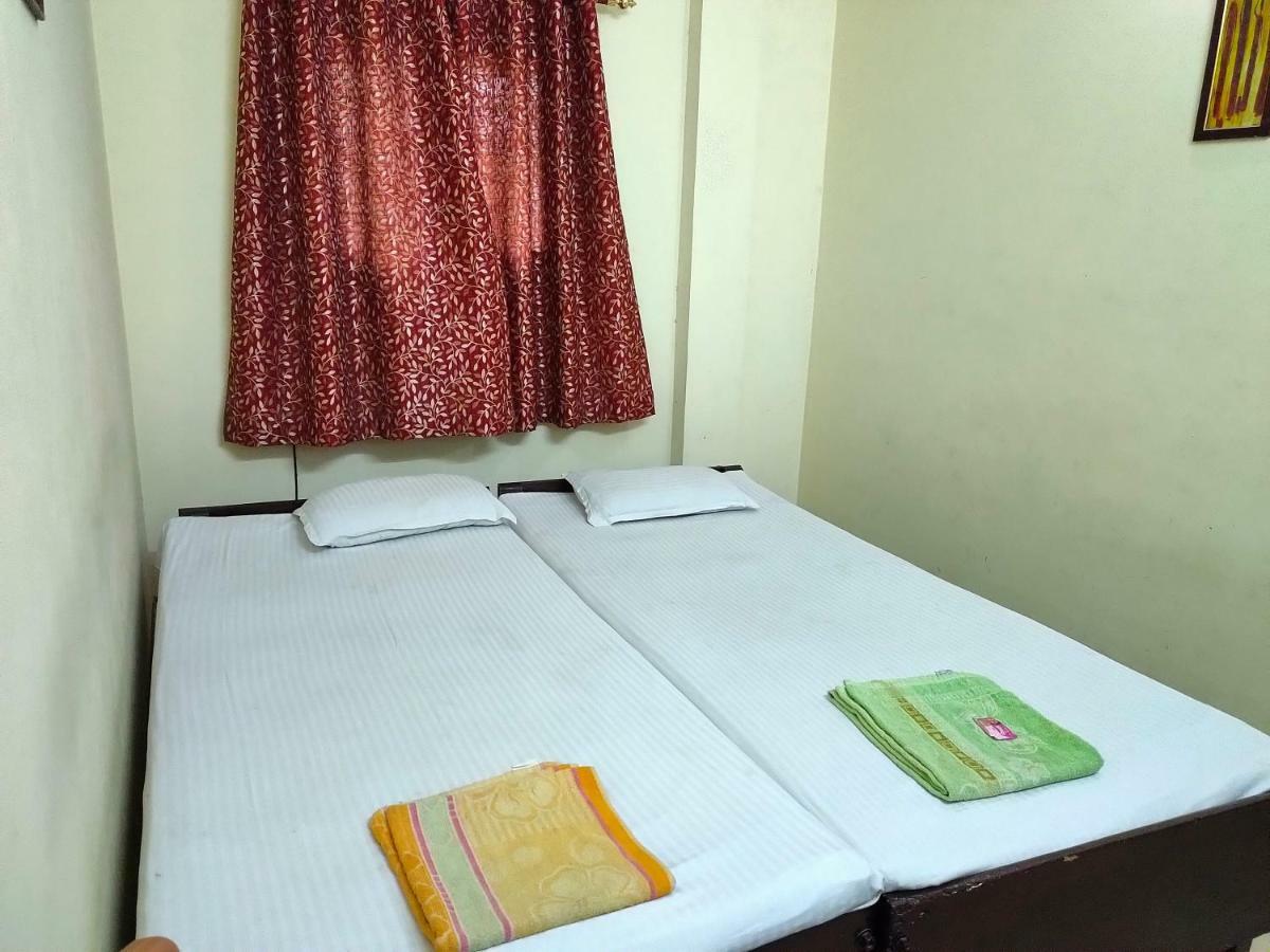 Chandrupal Lodging Guwahati Eksteriør billede