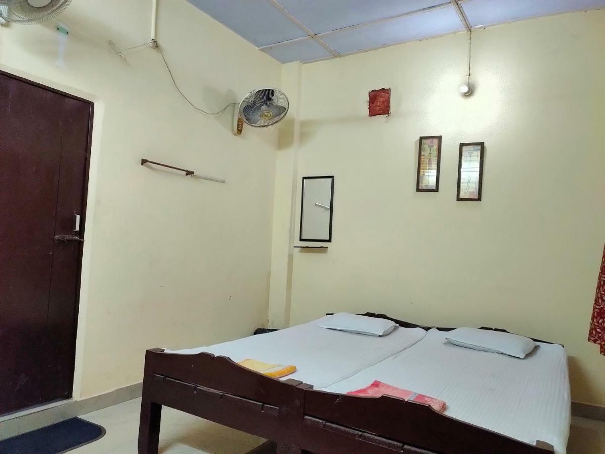 Chandrupal Lodging Guwahati Eksteriør billede